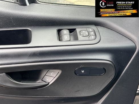 Used 2024 Mercedes-Benz Sprinter 2500 image 34