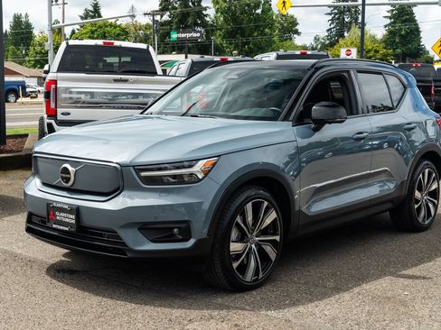 Used 2021 Volvo XC40 P8 Recharge w/ Advanced Package AWD/4WD image 3
