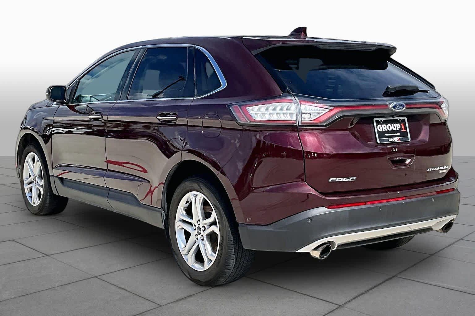 Used 2018 Ford Edge Titanium w/ Equipment Group 302A FWD image 10