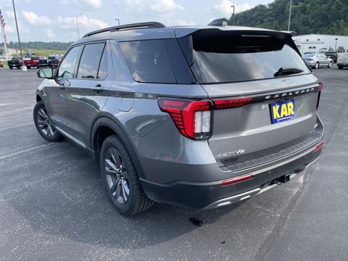 Used 2025 Ford Explorer Active w/ Active Comfort Package AWD/4WD image 7