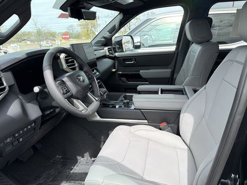 New 2026 Toyota Tundra Limited AWD/4WD image 16