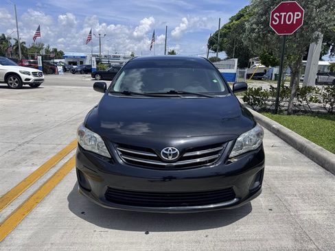 Used 2013 Toyota Corolla LE FWD image 2