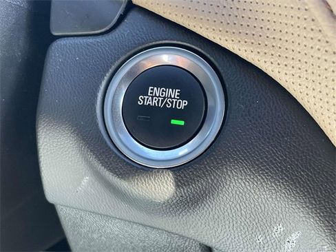 Used 2023 Chevrolet Equinox Premier image 24