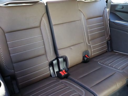 Used 2025 GMC Yukon Denali Ultimate AWD/4WD image 38