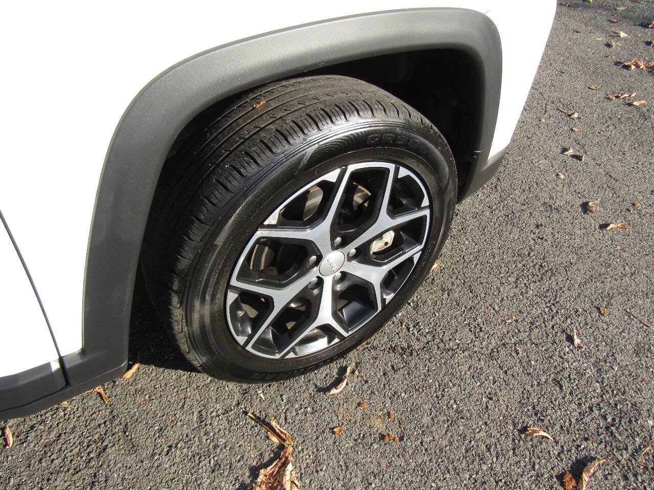 Used 2024 Jeep Compass Limited AWD/4WD image 31