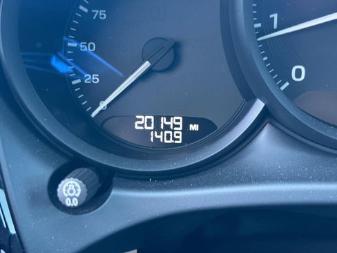 Certified 2023 Porsche Macan image 25