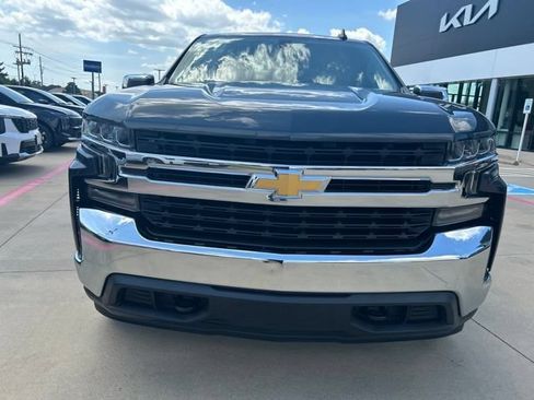 Used 2020 Chevrolet Silverado 1500 LT AWD/4WD image 2