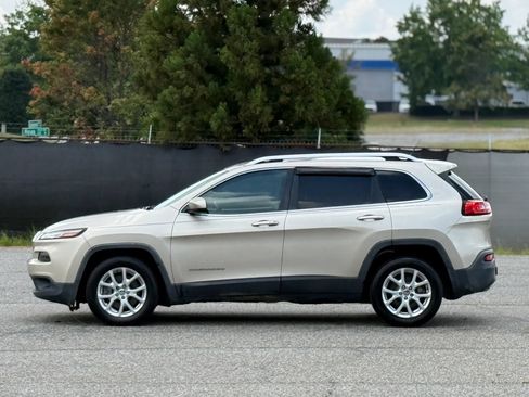 Used 2015 Jeep Cherokee Latitude w/ Comfort/Convenience Group FWD image 8