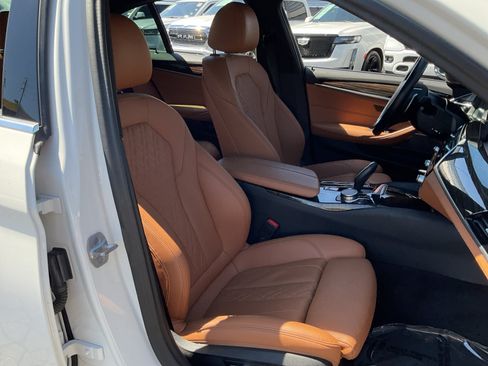 Used 2023 BMW 530i w/ Premium Package RWD image 21