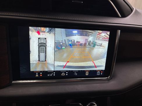 Used 2023 GMC Yukon XL Denali Ultimate AWD/4WD image 24