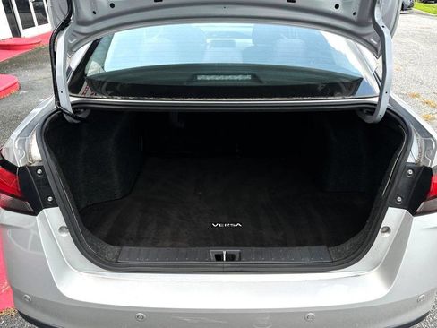 Used 2021 Nissan Versa SV image 5