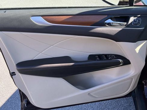 Used 2019 Lincoln MKC Select w/ Select Plus Package image 24