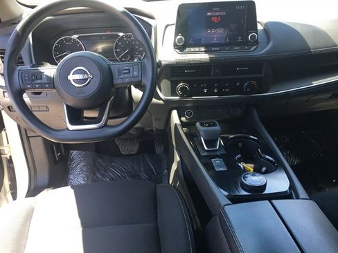 Used 2023 Nissan Rogue S AWD/4WD image 7
