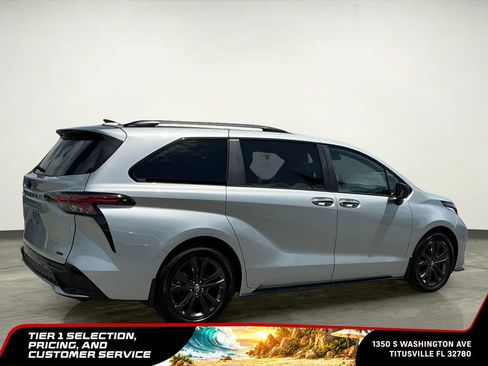 Used 2025 Toyota Sienna XSE w/ XSE Plus Package FWD image 14