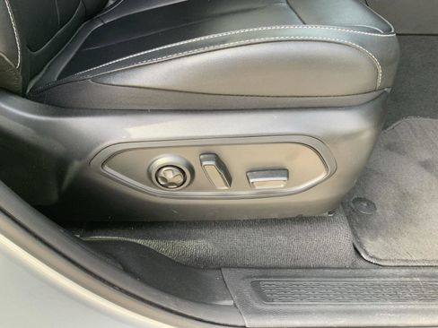 Used 2023 Jeep Grand Cherokee L Limited AWD/4WD image 65