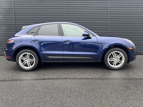 Certified 2025 Porsche Macan image 6