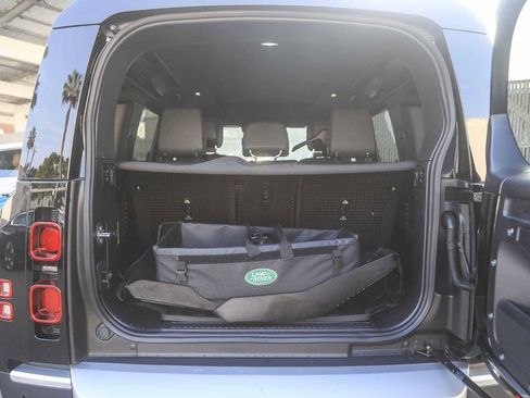 Used 2024 Land Rover Defender 110 SE image 23