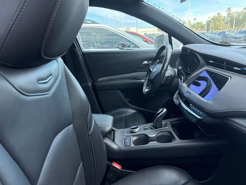 Used 2020 Cadillac XT4 Premium Luxury image 6