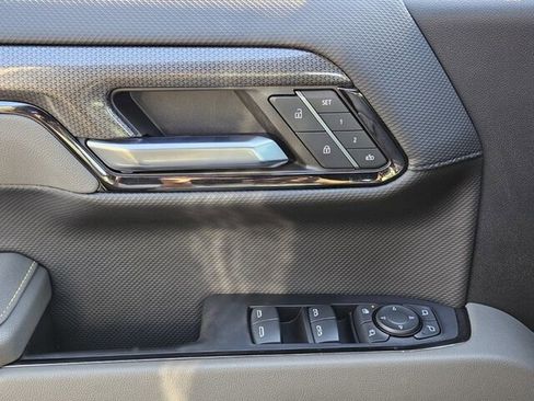 Used 2023 Chevrolet Silverado 1500 ZR2 w/ Technology Package image 28