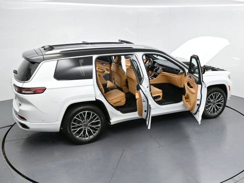 Used 2021 Jeep Grand Cherokee L Summit AWD/4WD image 42