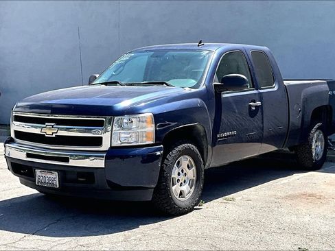 Used 2010 Chevrolet Silverado 1500 LT w/ Power Pack Plus AWD/4WD image 3
