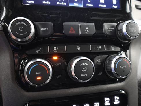 Used 2022 RAM 2500 Laramie AWD/4WD image 47