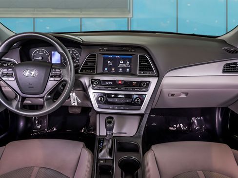 Used 2017 Hyundai Sonata SE FWD image 10