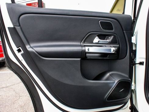 Used 2024 Mercedes-Benz GLB 250 4MATIC w/ Driver Assistance Package image 12