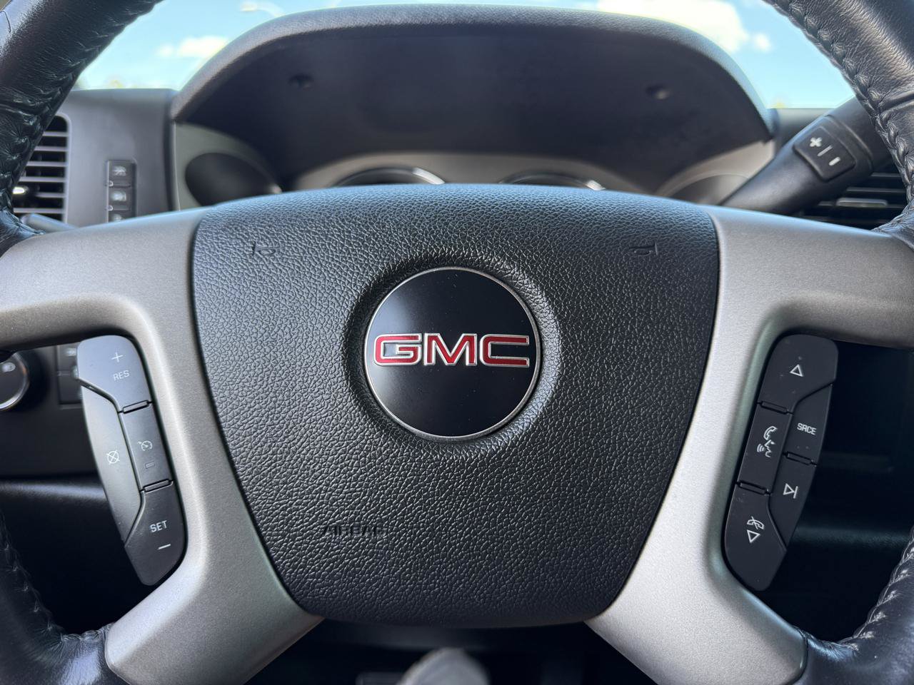 Used 2010 GMC Sierra 1500 SLE w/ Texas Edition RWD image 23