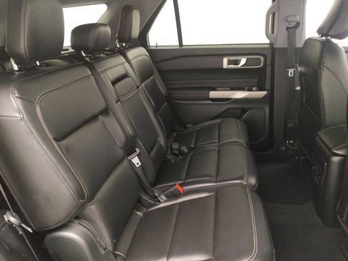 Used 2024 Ford Explorer XLT w/ Equipment Group 202A image 19