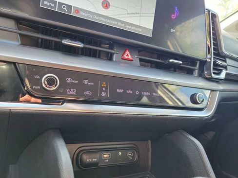 Used 2023 Kia Sportage EX image 23