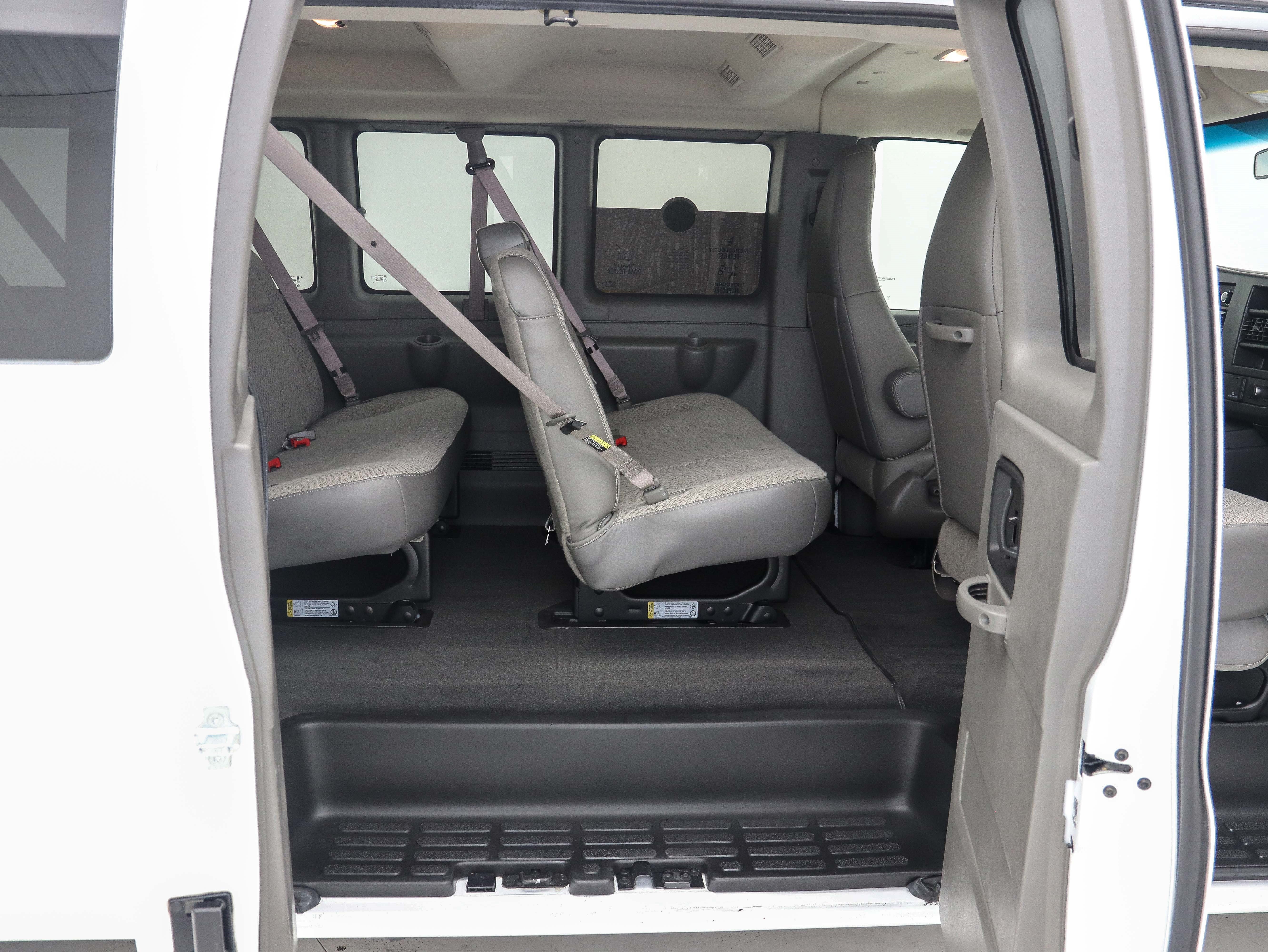 Used 2019 Chevrolet Express 3500 LS RWD image 13