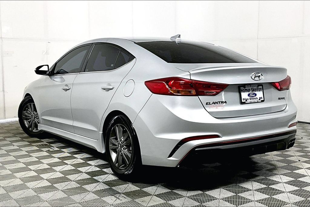 Used 2018 Hyundai Elantra Sport w/ Sport Premium Package 03 FWD image 11