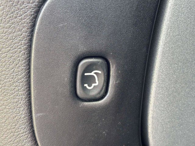 Used 2016 Jeep Cherokee Trailhawk w/ Comfort/Convenience Group AWD/4WD image 34