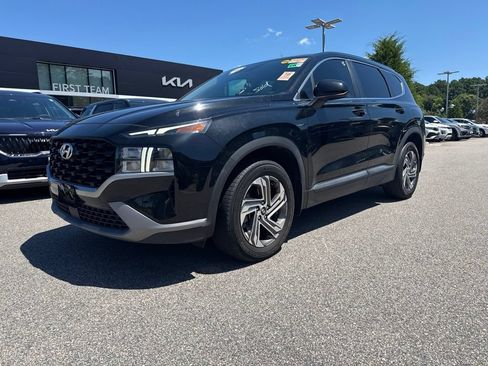 Used 2021 Hyundai Santa Fe SE FWD image 2
