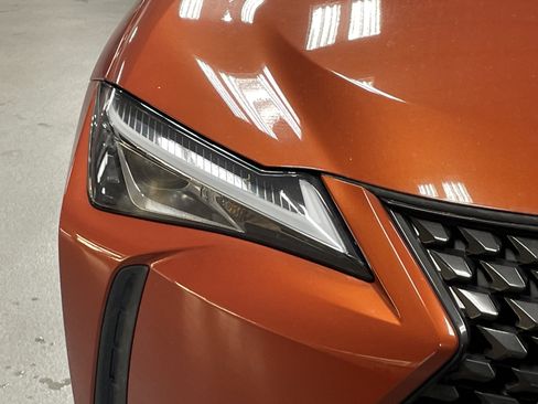 Used 2022 Lexus UX 200 image 5