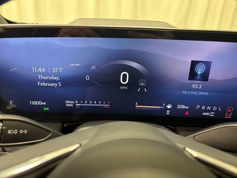 Used 2025 Buick Enclave Preferred image 26