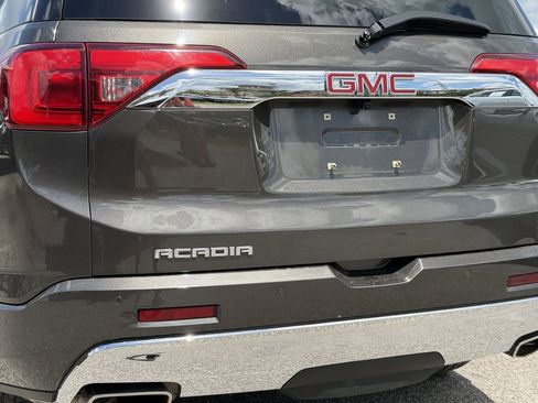 Used 2019 GMC Acadia Denali w/ Technology Package FWD image 11