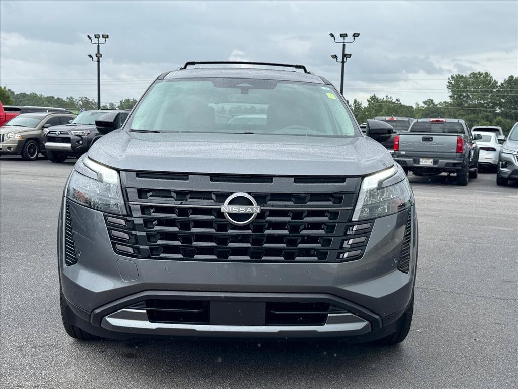 Used 2026 Nissan Pathfinder Platinum w/ Lighting Package FWD image 8