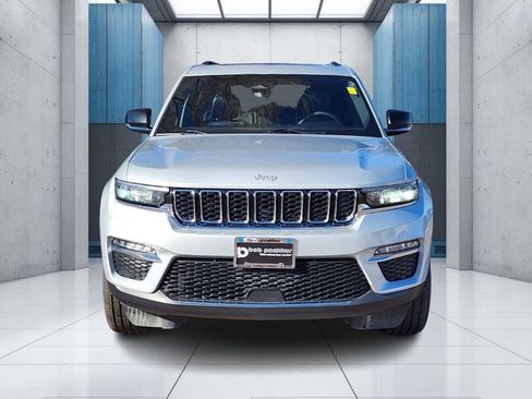 Used 2024 Jeep Grand Cherokee Limited image 21