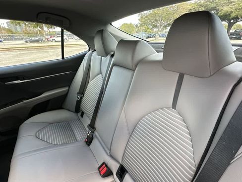 Used 2024 Toyota Camry SE image 22