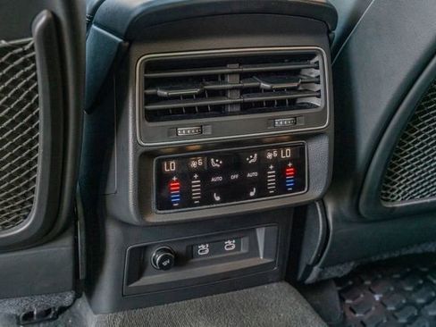 Used 2021 Audi Q8 Prestige w/ Prestige Package image 36