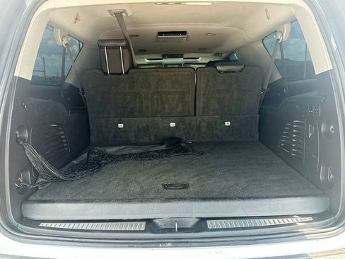 Used 2019 Chevrolet Suburban Premier RWD image 16