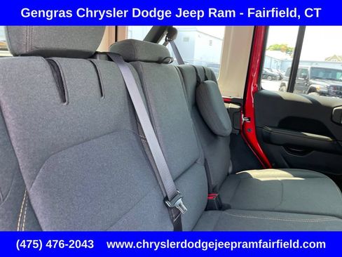 Certified 2025 Jeep Wrangler Unlimited Sahara w/ Safety Group AWD/4WD image 28