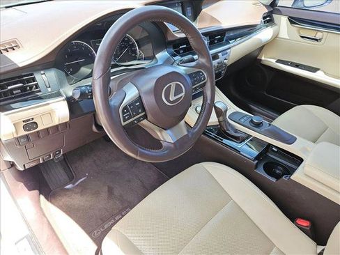 Used 2017 Lexus ES 350 w/ Accessory Package 2 FWD image 9