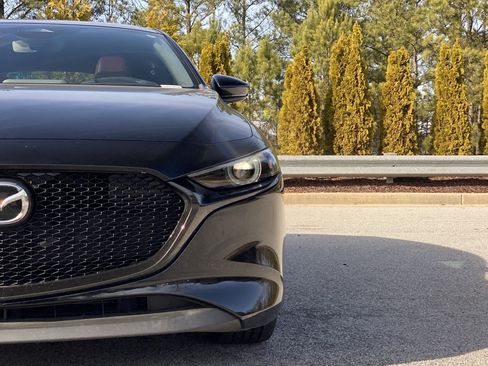 Used 2025 MAZDA MAZDA3 2.5 S Hatchback w/ Premium Pkg image 21