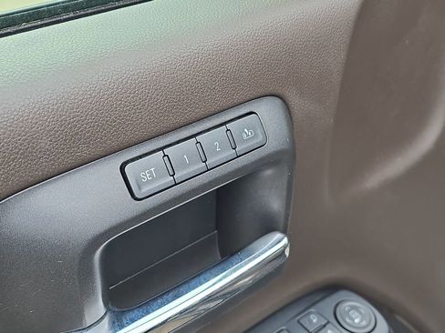 Used 2016 Chevrolet Silverado 1500 High Country image 24