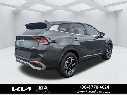 Used 2025 Kia Sportage LX AWD/4WD image 3