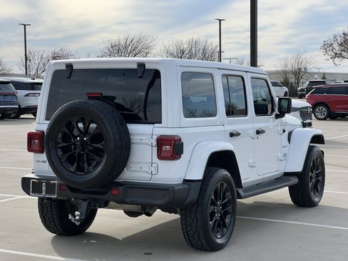 Used 2021 Jeep Wrangler Unlimited Sahara w/ Cold Weather Group image 9