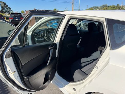 Used 2010 MAZDA MAZDA3 s Sport FWD image 11